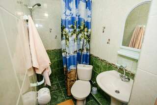 Гостиница Максим Анапа Стандартный четырехместный номер-3